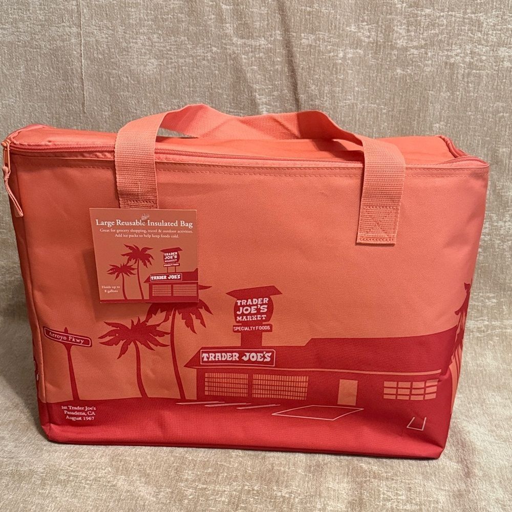 Trader Joe's Large Insulated Bag in Peach